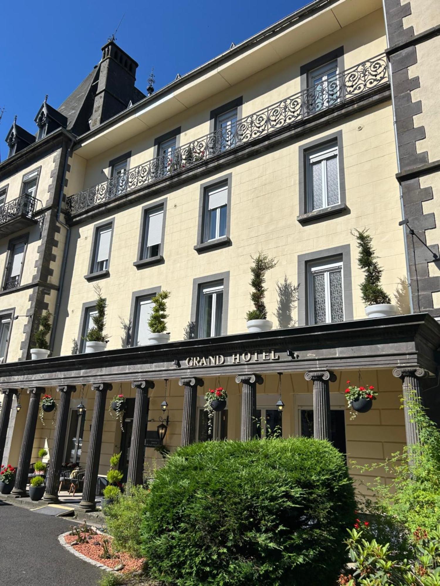 Le Grand Hotel Mont Dore Екстериор снимка